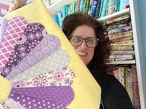 APPLIQUED DRESDEN PLATE with BLANKET STITCHING