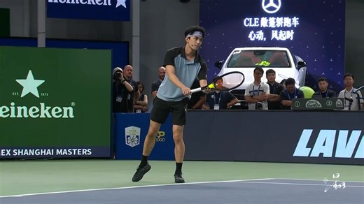 🎾 Cú đánh này của Lỗi Lỗi đẹp quá, bóng qua lưới cái vèo 😍 Khả năng xử lý bóng trước lưới của Lỗi Lỗi cũng đỉnh lắm, phản xạ cực nhanh luôn ✨ Cre: 星姐微博 #NgôLỗi #Wulei | Ngô Lỗi - Blessing you