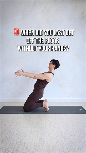 Can You Get Off the Floor Without Your Hands? (Most People Over 40 Can't) #shorts #FloorMobility