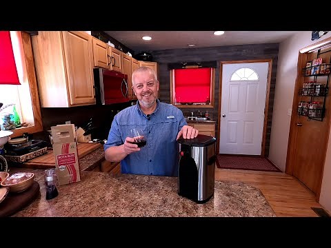 Randy Reviews The Boxxle Box Wine Dispenser - Unboxing & Review