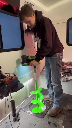 How to Use an Ice Auger Effectively Indoors