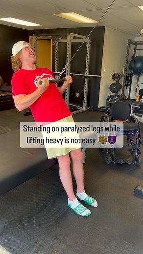 27K views · 1.3K reactions | ALWAYS PUSH THE LIMITS!!  The more intense a workout gets the more my legs want to shake. The standing row was a new addition to the arsenal ♿️留 #sciwarrior #scirecovery #paralyzed #paraplegic #paraplegia #wheelchair #wheelchairlife #adaptandachieve #partiallyparalyzed #t12paraplegic #t12injury #spinalcordinjury #scilife #disabled #physicallydisabled #gym #gymbro #wheelchairworkout #workout #gymbros | Mason Branstrator | Facebook