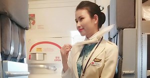 Nữ tiếp viên Việt tiết lộ chỗ ngủ bí mật của phi hành đoàn trên máy bay