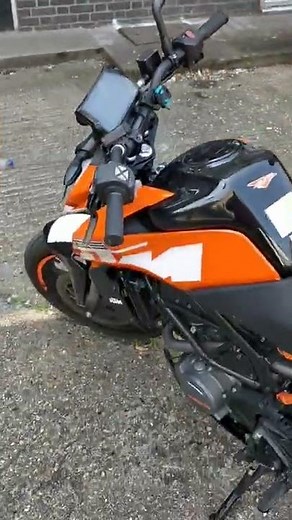 KTM don't care about you. your ktm 125 has no in built security. no immobilizer, no chipped key.