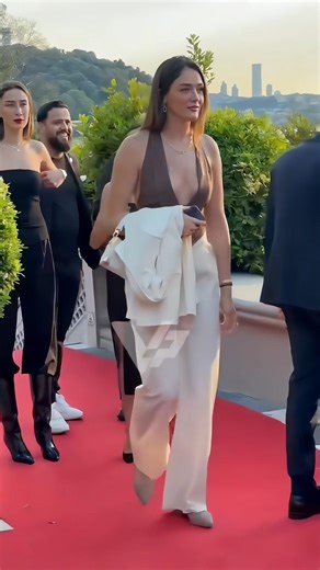 🇹🇷 Zehra Güneş – Turkish Volleyball Star | Biography, Skills & Highlights