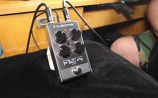 重兽测评-tc electronic FANGS Metal Distortion 金属失真效果器