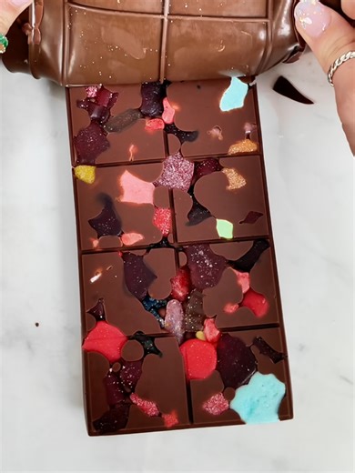Creative DIY Valentine’s Day Chocolate Bar Reveal