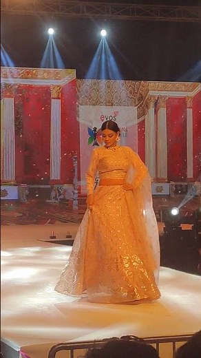Women Fashion Bollywood song Ramp Walk