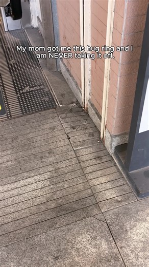 this is EPIC😂😭What would you do if your grandma gave you this... #hugring #momanddaughter #Love #giftideas #tiktokmademebuyit