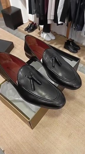 Men’s Black Tassel Loafers. Ideal for weddings, smart casual events, and spring-summer styling.