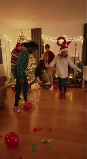Viral Christmas Shorts: Fun Games & Challenges for Your Holiday Party!