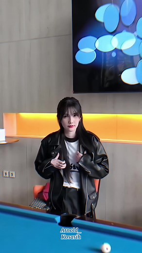 Chrissy Chriselle: Mantan Member JKT48 dalam Balutan Tank Top