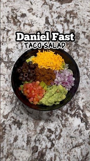 Daniel Fast Taco Salad 🌮you’ll want to save this one. It was super easy to make and it tastes GREAT