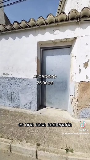 DanielFez on Instagram: "Se vende casa con “atio”"