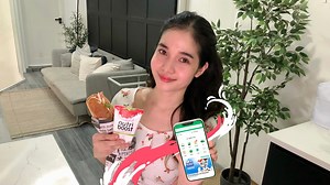 Hey guys!! Alam niyo ba na makakakuha kayo ng free Nutriboost sample kapag nag-order kayo sa Grab Kitchen between 8AM to 12NN? Available ito sa Grab Kitchen branches Commonwealth, Malate, at Paranaque until supplies last! Click niyo lang ang Nutriboost banner or search Grab Kitchen then place your breakfast order ❤️ I-level up niyo na ang umaga niyo with #NutriboostPH! Puno ito ng vitamins, minerals, at goodness of milk to keep you active and healthy all day, when paired with a balanced diet and