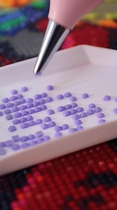 ✍️ Upgrade je diamond painting ervaring met de Elektrische Diamond Painting Pen. Een revolutionaire tool voor Diamond Painting fans. Dankzij de vacuümzuigtechnologie wordt het oppakken en plaatsen van de steentjes nog eenvoudiger en nauwkeuriger. 🇳🇱🇧🇪 https://happypainting.nl/ | Happy Painting