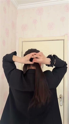 Effortless Goddess Updo: The Chic & Affordable Look