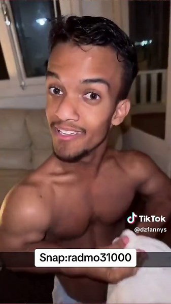 Team radmo 😂😂#radmo #redmo #teamradmo #team #رادمو #foryoupage #tiktoklongs #foryou #الشعب_الصيني_ماله_حل😂😂 #views #fyp #tiktok #dz @RADMO🇩🇿 @Dz funny 🤣 @Mosaïque 🤑☘️ @dzfannys