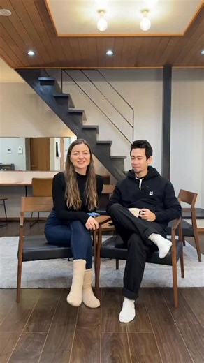 Did you know that in the Japanese language there is a separate alphabet for foreign words, making a total of three writing systems used in Japan? 😮 It’s quite fascinating to hear English words seamlessly integrated into Japanese sentences. And sometimes they have amusing pronunciations due to the various grammatical rules from standard Japanese! _ #pronounciationchallenge #japanlikealocal #japanesevsenglish #japaneselanguage | Japan Like a Local