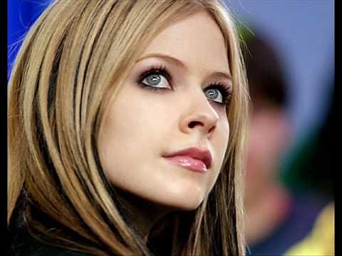 Avril Lavigne - Kiss Me
