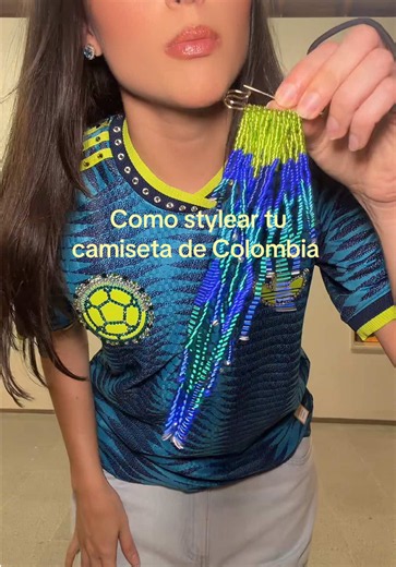 Vendo estos broches 💛❤️💙corre porque son EDICIÓN LIMITADA!!! Info por dm 💌 #mundial #colombia #accesorios #hechoencolombia