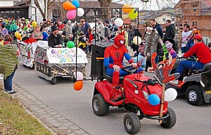 Kinderfaschingszug: Kleine Narren kommen in Geratskirchen ganz groß raus