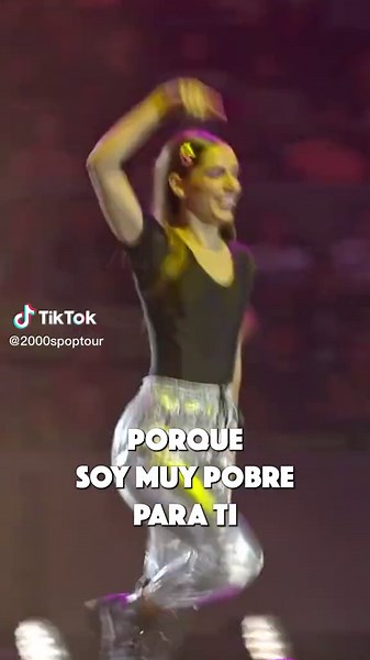 Chiquilla - 2000's Pop Tour by PeeWee | Lyrics and Music Clips