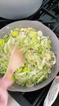 Traditional Colcannon, mashed potatoes, cabbage and leeks 🍀