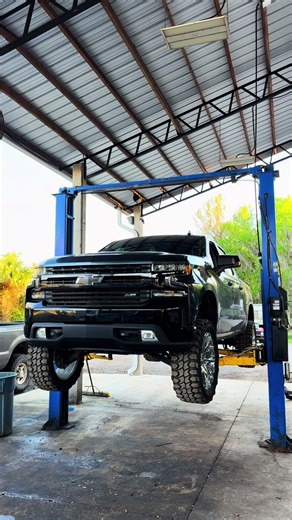 Complete Brake Job on 19-25 Silverado