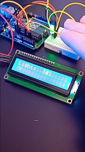 Light-Sensitive Arduino System (LCD + Sensor Demo)