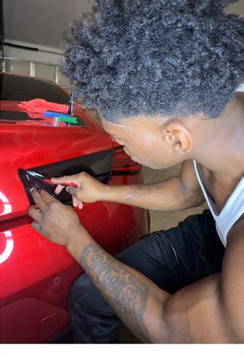 How to Tint Taillights for Your Infiniti