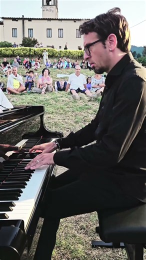 Performing Chopin Ballade No. 3 at a sunrise concert in the Tuscany countryside. #Chopin #piano