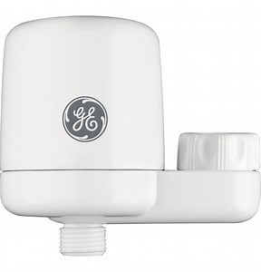 GE® GXSM01HWW Universal Shower Filtration System|^|GXSM01HWW