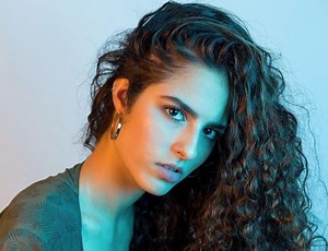 No te confundas: Ella es Camila Maran, la modelo cuyas fotos se usaron para atacar a Luisa María Alcalde