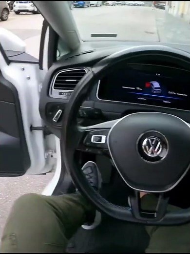 e-Golf Test Drive POV — Can VW’s Electric Hatch Still Compete in 2025? 🚗⚡