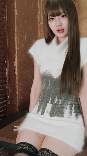 漂亮的模特兒呈現的辦公室穿搭。 完整版請在個人頁面的連結查看。 | ChocoModel