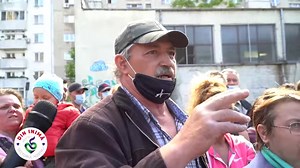 ❗PRIMARUL SECTORULUI 5, DEZBATERE PUBLICĂ CU CETĂȚENII DIN ZONA SĂLAJ Primarul Sectroului 5, Cristian Popescu Piedone a organizat săptămâna aceasta o dezbatere publică cu locuitorii unor blocuri din zona Sălaj. Dezbaterea a vizat destinația pe care cetățenii și-o doresc pentru un teren de aproximativ 1.000 de metri pătrați, lăsat în paragină de fostele administrații. Împreună cu aceștia, edilul a hotărât și a dispus amenajarea mai multor locuri de parcare, a unui loc de joacă pentru copii și a u