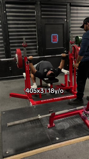 benched 3 days in a row fatigued af #gym #powerlifting #gymbro #fitness #benchpress