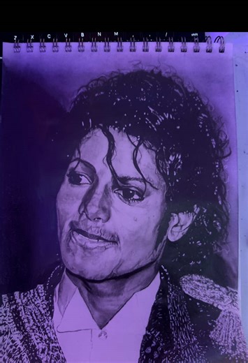 Okay so I did this small sketch and I tried all new mediums and techniques. I used acrylic paint, black sharpie and free-handed the hair and jacket. What I learned from that is…not a good idea 😂 It turned pretty bad. But I figured I’d post my failures as a way to make sure I learn from it :) #hyperrealism #portraitart #michealjackson #drawwithme #realismart