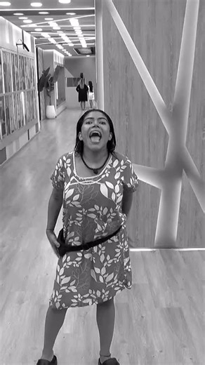 92K views · 85K reactions | El excelente ambiente laboral volvió a apoderarse de #LaCasaDeLosFamososCol, luego de que ‘La Toxi’ revelara las presuntas indirectas que Karina y Yaya le estaban lanzando mientras se duchaba, ¿qué opinan ustedes al respecto?樂 No te pierdas ningún detalle de #LaCasaDeLosFamososCol2, descargando GRATIS la App  | Canal RCN | Facebook