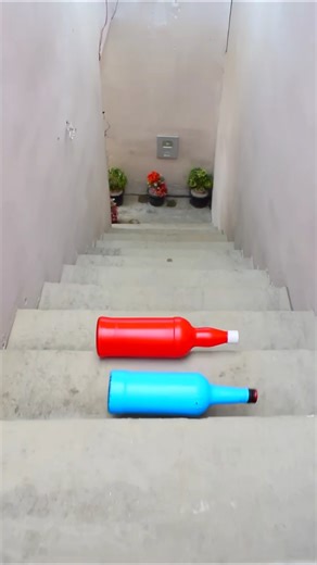 Red VS Blue Breaking glass bottle Crushing Crunchy & Soft Things#shorts#asmr#satisfying😱T2886