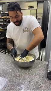 743K views · 11K reactions | 縷 LE RICETTE DEGLI ARTISTI: LA #BRIOCHE 縷 In tanti ci avete chiesto come si prepara la brioche, e allora prepariamola insieme! Una ricetta semplice ma che richiede dei passaggi essenziali per ottenere fragranti e deliziosi lievitati come brioche o cornetti. Per ordinazioni, contattaci al:  0810360663. #andràtuttobene | Gli Artisti del Pane di Gianluigi de Vito | Facebook