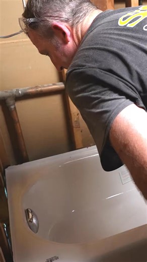 37K views · 256 reactions | Fastening a tub  in place with fender washers  #plumbing #bathroomremodel #tipsandtricks #diyproject #bathroomremodelingteacher | Bathroomremodelingteacher | Facebook
