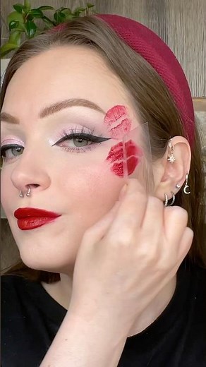 KISS MAKEUP!!💋😘 #valentinesday #makeuptutorial #makeup #lipstick