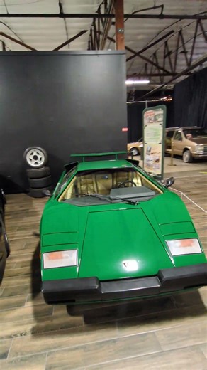 1987 Lamborghini Countach – Iconic V12 Supercar with Scissor Door Legacy