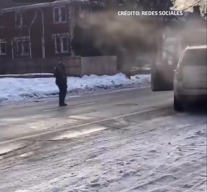 273K views · 2.3K reactions | Un agente del Servicio de Inmigración y...