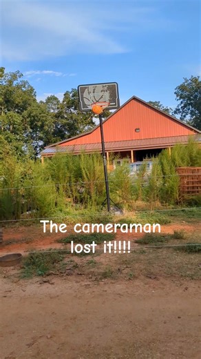 the cameraman lost it!!!🏀