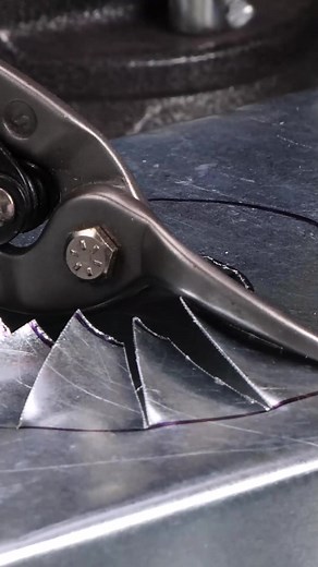 Can't Stop Cutting Metal Sheet | باندا الإبداعات