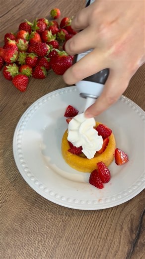 Fraise X Chocolat : le combo imbattable 🍓🍫 @metromonepicier . Strawberry X Chocolate : unbeatable duo ! 🍓🍫 | Chocolats Favoris