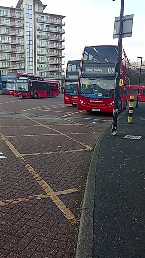 86 296 66 128 stop at Romford station
